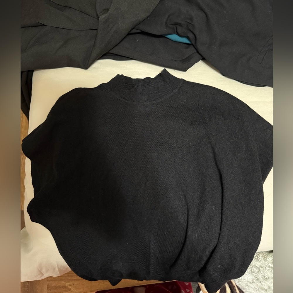 Eesome Mock neck sweater top